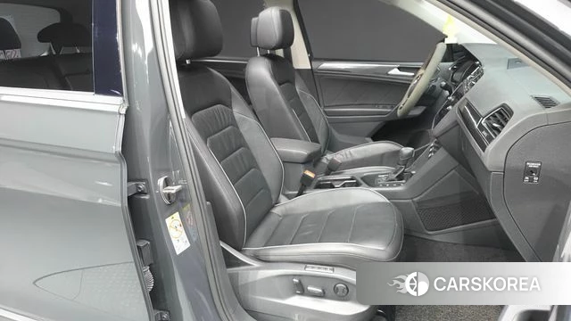 Volkswagen Tiguan second Generation 2020 Серый из Кореи, фото 2