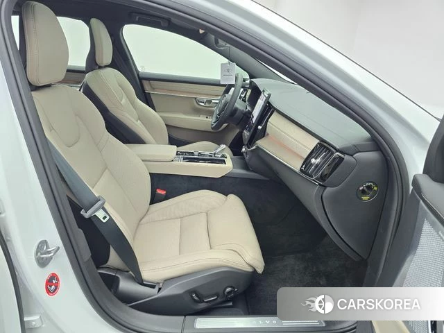 Volvo S90 2025 Белый из Кореи, фото 2