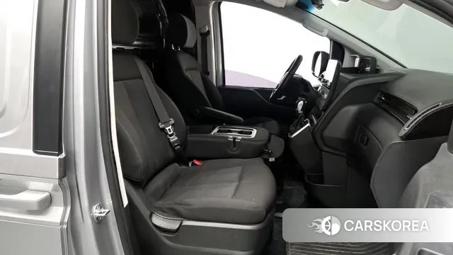 Hyundai Staria 2022 Серебряный из Кореи, фото 2