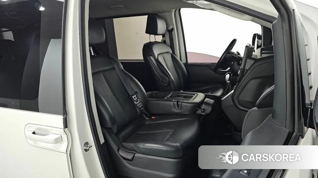 Hyundai Staria 2021 Белый из Кореи, фото 2