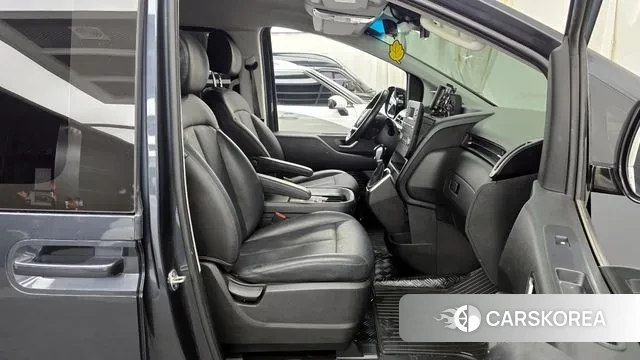 Hyundai Staria 2023 Серый из Кореи, фото 2