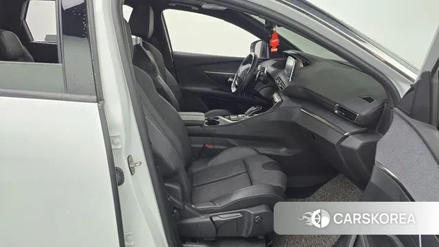 Peugeot 5008 second generation 2019 Белый из Кореи, фото 2