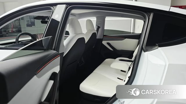 Tesla Model Y 2025 Белый из Кореи, фото 2