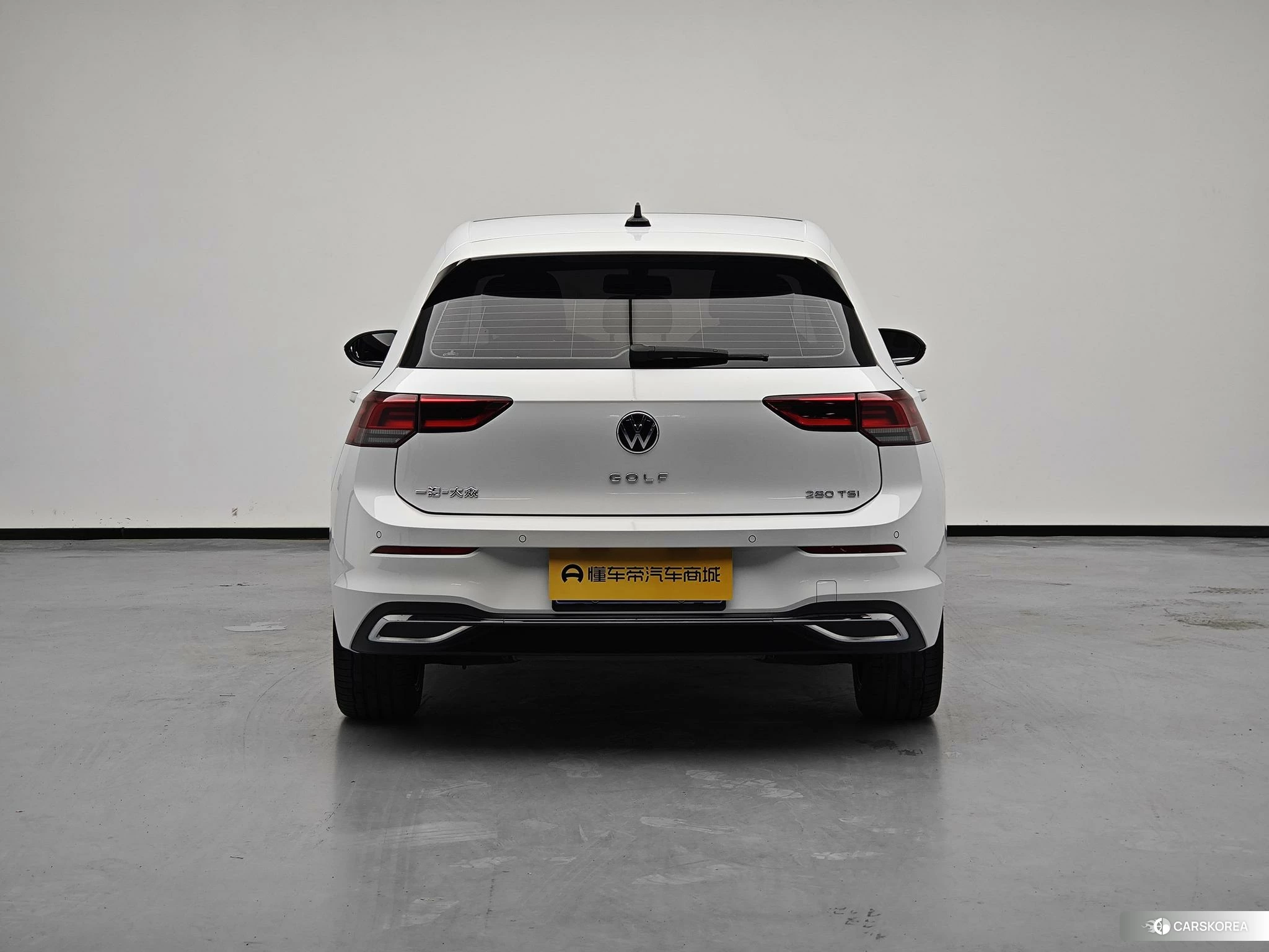 Volkswagen Golf 2023 Белый из Китая, фото 2
