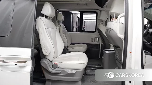 Hyundai Staria 2023 Белый из Кореи, фото 2