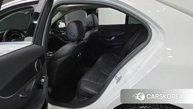 Mercedes-Benz C-Class W205 2019 Белый из Кореи, фото 2