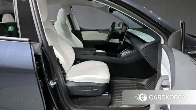 Tesla Model Y 2025 Серый из Кореи, фото 2