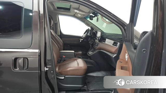 Hyundai The New Grand Starex 2018 Коричневый из Кореи, фото 2