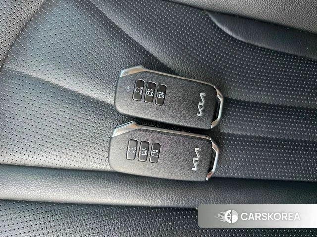 Kia K5 3rd generation 2023 Серый из Кореи, фото 2