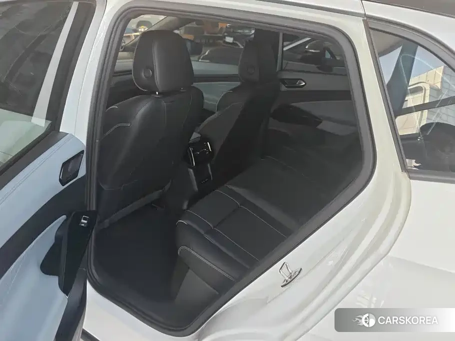 Volkswagen ID.4 X 2024 Белый из Китая, фото 2