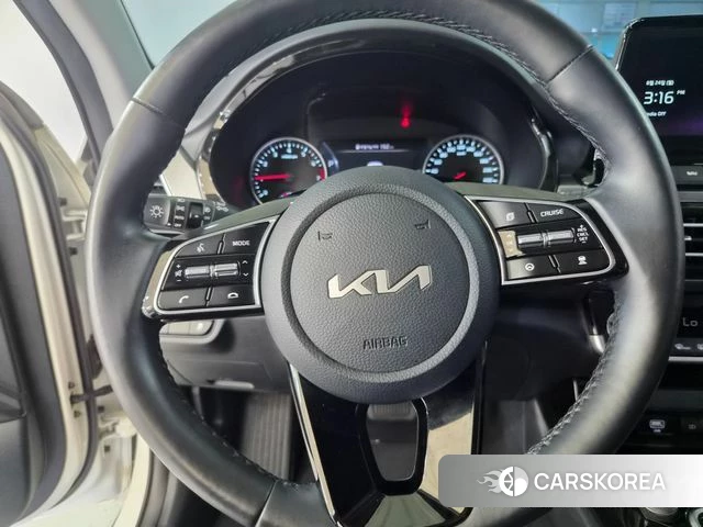 Kia Seltos 2022 Белый из Кореи, фото 2