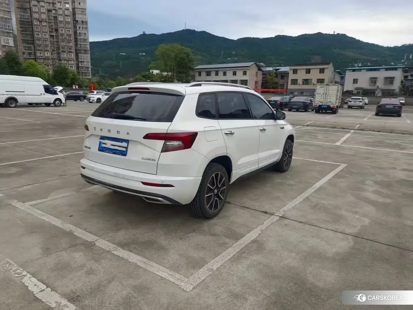 Skoda Krok 2023 Белый из Китая, фото 2