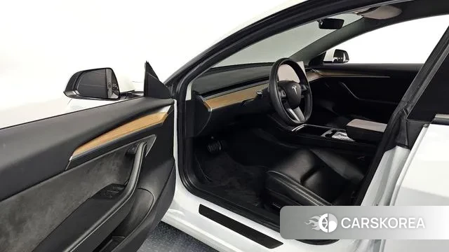 Tesla Model 3 2021 Белый из Кореи, фото 2