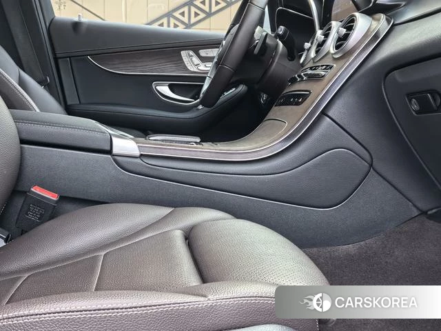 Mercedes-Benz GLC 2022 Белый из Китая, фото 2