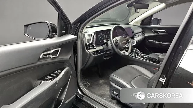 Kia Sportage 5th Generation Hybrid 2023 Черный из Кореи, фото 2