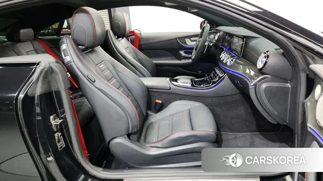 Mercedes-Benz E-Class W213 2023 Черный из Кореи, фото 2