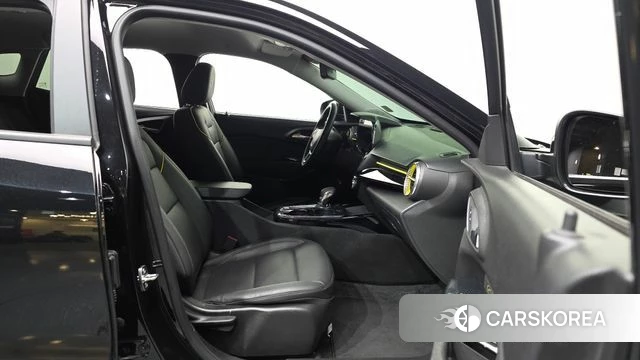 Chevrolet (GM Daewoo) Trax Crossover 2023 Черный из Кореи, фото 2