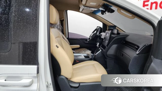 Hyundai Staria 2022 Белый из Кореи, фото 2