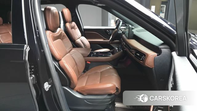 Lincoln Aviator 2nd generation 2025 Черный из Кореи, фото 2