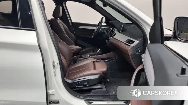 BMW X1 (F48) 2022 Белый из Кореи, фото 2