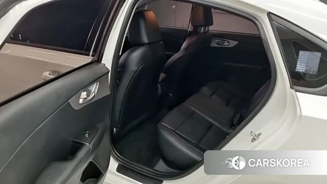 Kia The New K3 2nd generation 2021 Белый из Кореи, фото 2