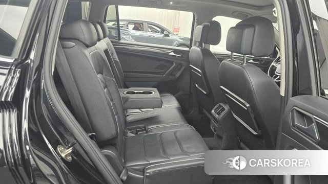 Volkswagen Tiguan Allspace 2020 Черный из Кореи, фото 2