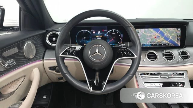 Mercedes-Benz E-Class W213 2022 Белый из Кореи, фото 2