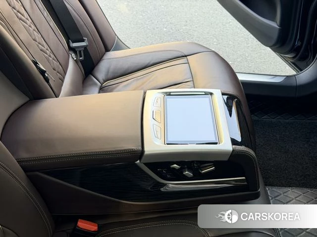 BMW 7 series 2021 Черный из Китая, фото 2