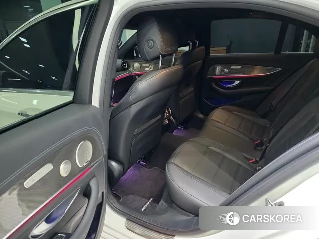 Mercedes-Benz E-Class W213 2022 Белый из Кореи, фото 2