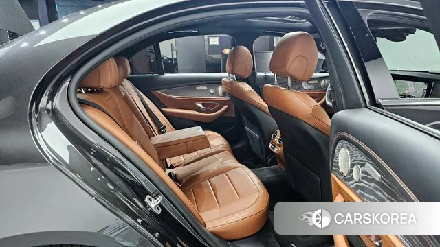 Mercedes-Benz E-Class W213 2021 Серый из Кореи, фото 2
