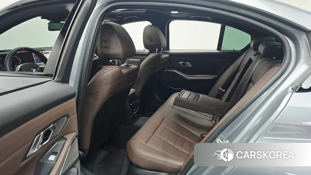 BMW 3 Series (G20) 2025 Серебристо-серый из Кореи, фото 2