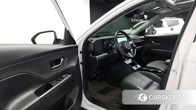 Hyundai Kona (SX2) 2023 Белый из Кореи, фото 2