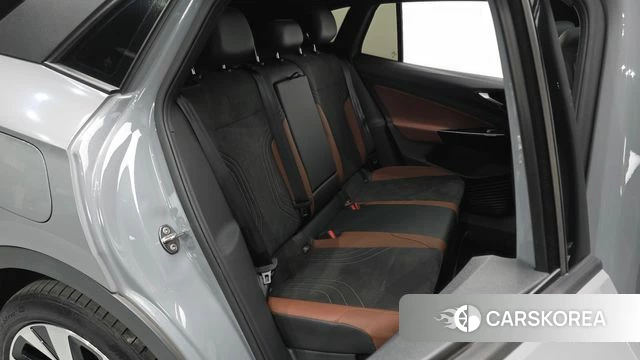 Volkswagen ID.4 2023 Серебристо-серый из Кореи, фото 2