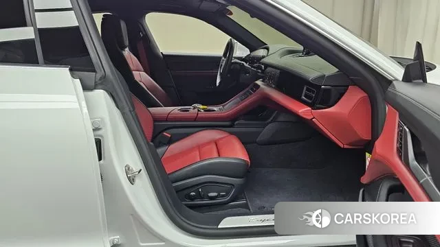 Porsche Taycan 2025 Белый из Кореи, фото 2