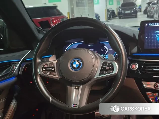 BMW 5 Series (G30) 2023 Серый из Кореи, фото 2