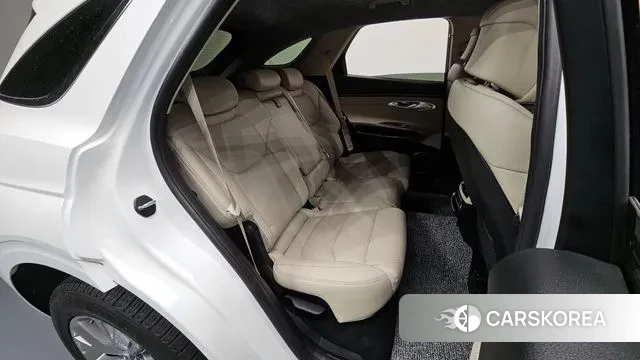 Genesis GV70 2023 Белый из Кореи, фото 2