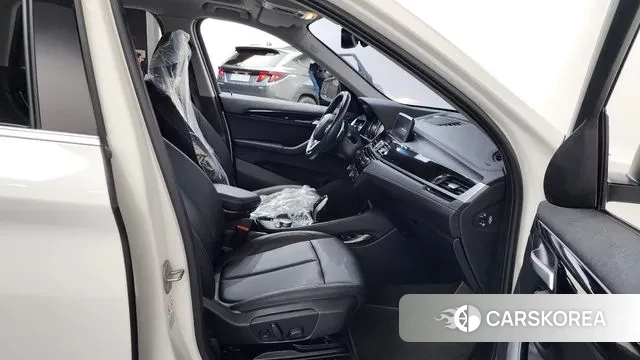 BMW X1 (F48) 2021 Белый из Кореи, фото 2