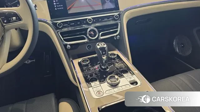 Bentley Flying Spur 3rd Generation 2024 Серебряный из Кореи, фото 2