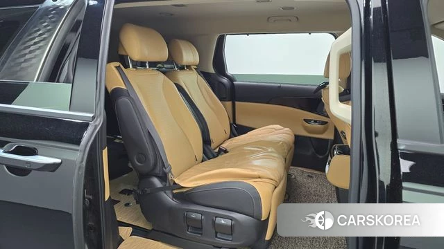 Kia Carnival 4th generation 2023 Черный из Кореи, фото 2