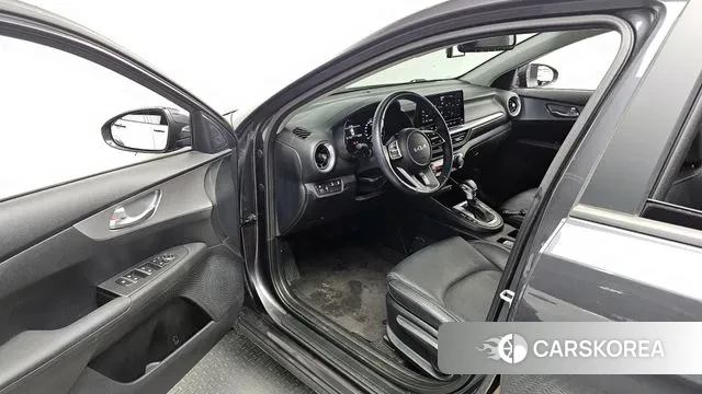 Kia The New K3 2nd generation 2022 Серый из Кореи, фото 2