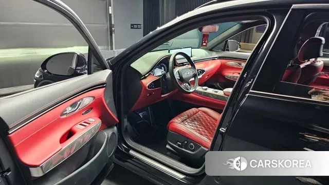 Genesis GV70 2023 Серый из Кореи, фото 2