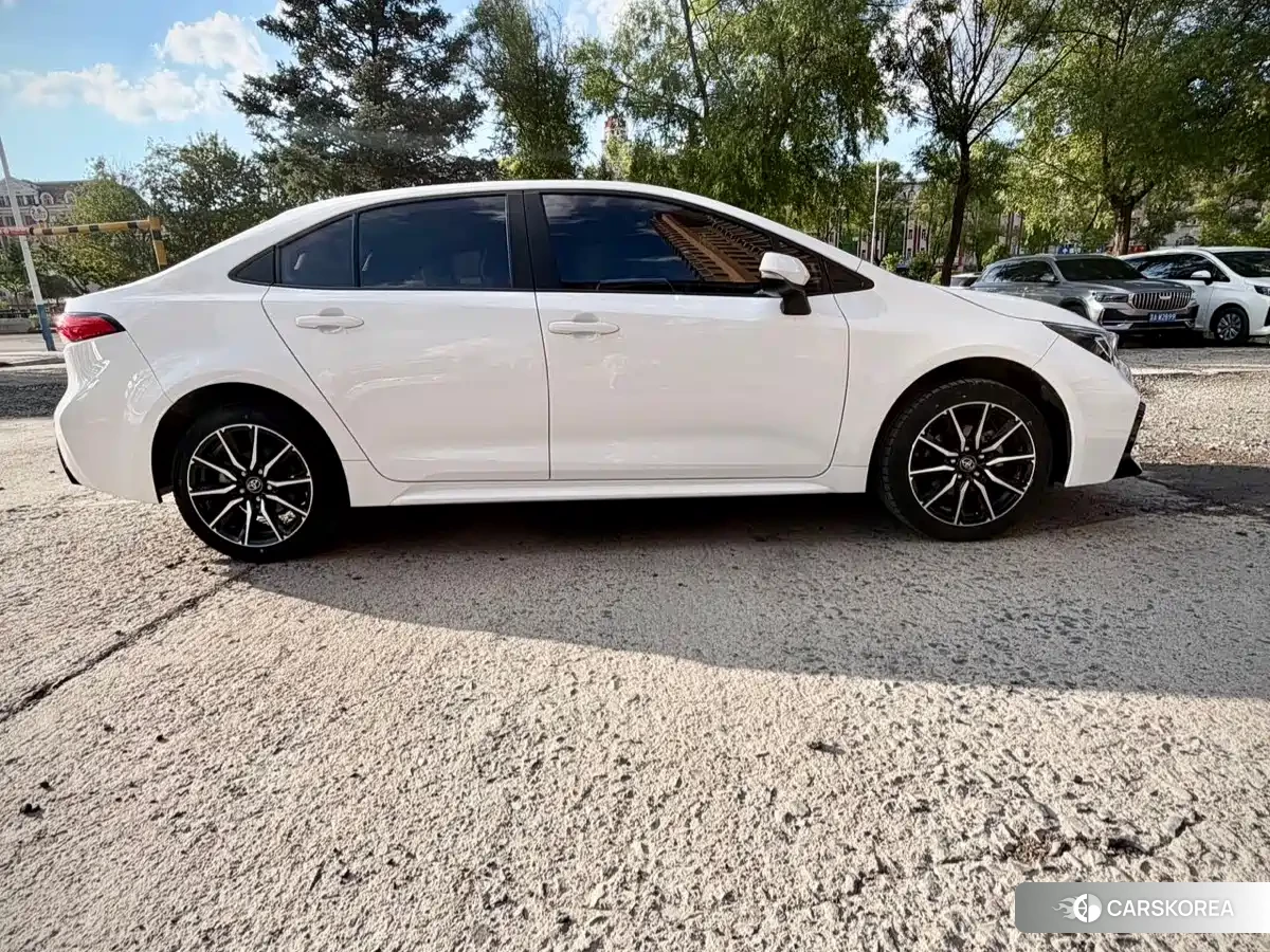Toyota Levin 2022 Белый из Китая, фото 2