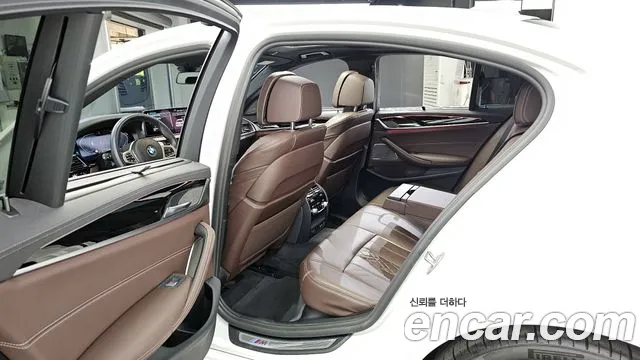 BMW 5 Series (G30) 2022 Белый из Кореи, фото 2