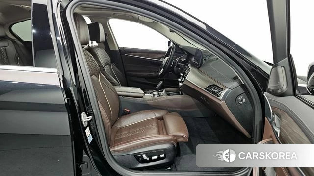 BMW 5 Series (G30) 2021 Черный из Кореи, фото 2