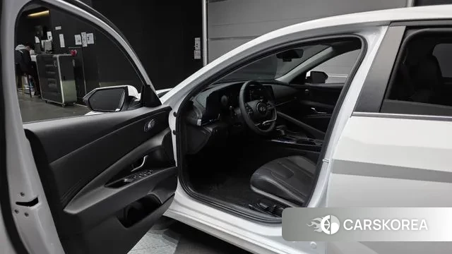 Hyundai The New Avante (CN7) 2025 Белый из Кореи, фото 2