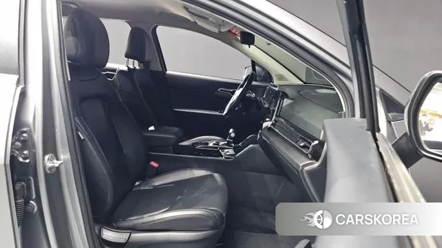 Kia Sportage 5th Generation 2022 Серебристо-серый из Кореи, фото 2