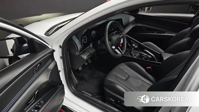 Hyundai The New Avante (CN7) 2024 Белый из Кореи, фото 2