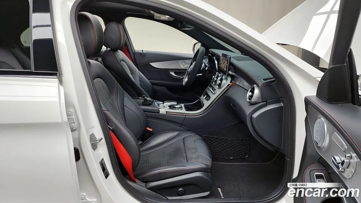 Mercedes-Benz C-Class W205 2018 Белый из Кореи, фото 2