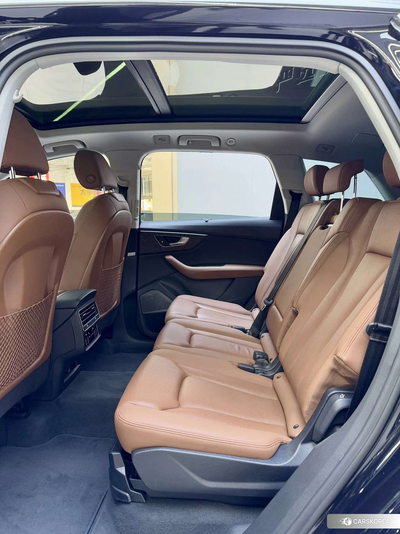 Audi Q7 2020 Черный из Китая, фото 2