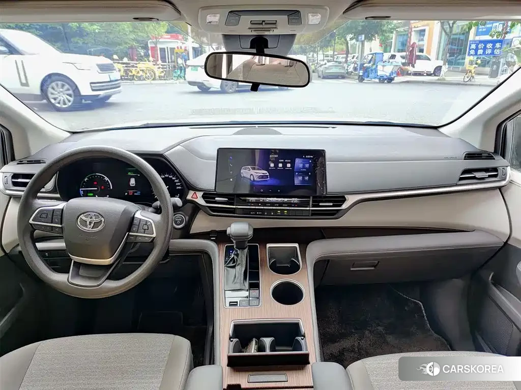Toyota Sienna 2024 Белый из Китая, фото 2